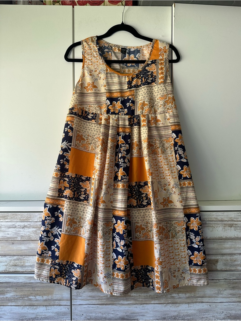 ๐ผ Emery Rose Patchwork Floral Swing Dress Medium Boho Sleeveless Mini